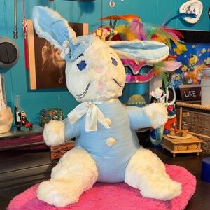 VINTAGE Knickerbocker Easter Corduroy Rabbit in felt hat holding flower. Made in